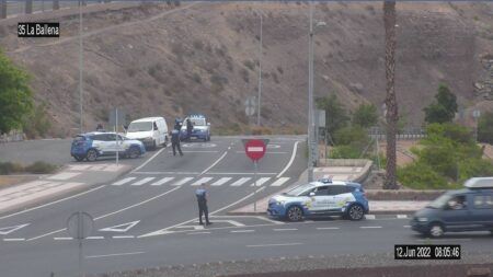 Bulli-Fahrer auf Gran Canaria kollidiert mit 23 Autos Bulli-Fahrer auf Gran Canaria kollidiert mit 23 Autos