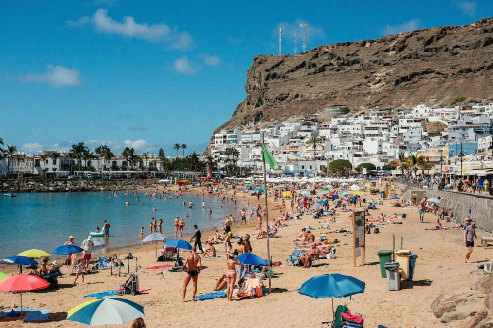 Puerto de Mogan Gran Canaria Touristen Strand